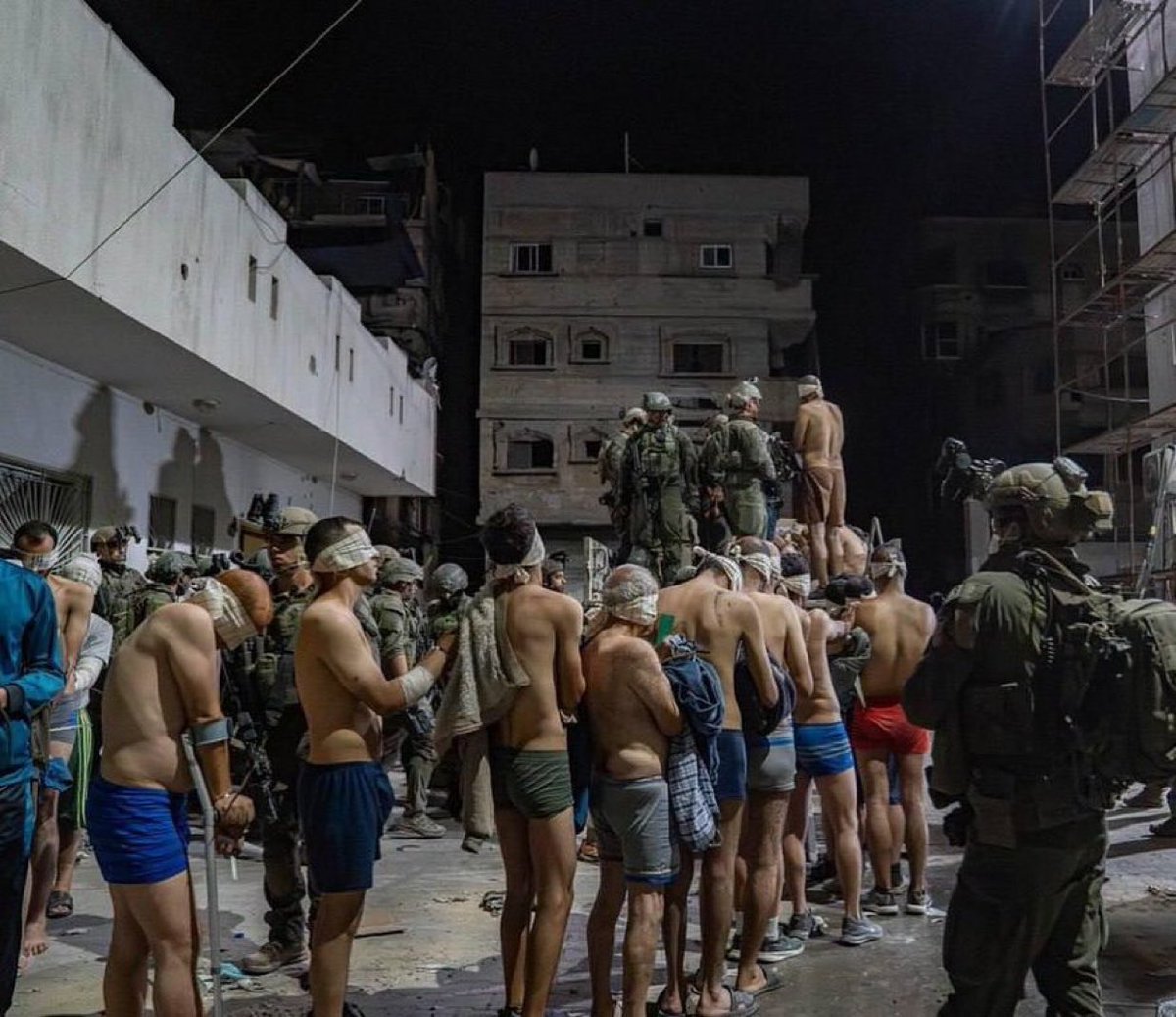 danpjsheehan's tweet photo. On a day when 🇮🇱 forces are taking naked, blindfolded men away in trucks; when reports are emerging that Gaza’s most celebrated doctor was tortured to death; on the eve of an historic vote on blocking weapons to 🇮🇱, there isn’t a single 🇵🇸 story on the @nytimes homepage. Not one. https://t.co/gXJAQ8jlkG
