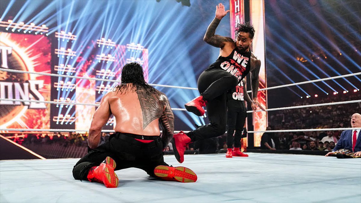 TwoHeadsPodcast's tweet photo. “Roman should say sorry” 

🙄🙄 https://t.co/QOXqlgFuZO