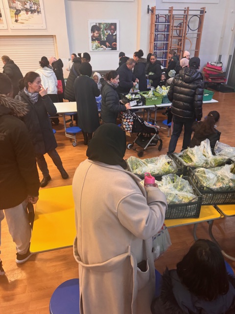 Keir Hardie were delighted to team up with
<a href="/felixprojectuk/">thefelixproject</a> for a community distribution of (FREE) fresh produce to help families. Thank you once again
<a href="/felixprojectuk/">thefelixproject</a>
!