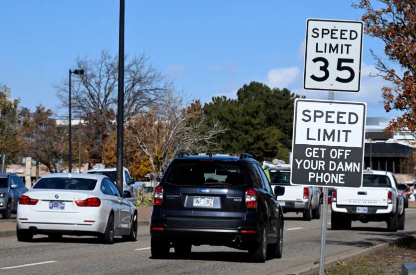 #Boulder police are investigating after someone put up numerous unofficial signs that had, uh, "informal" language urging people to slow the f*** down and put away their d*** phones dailycamera.com/2024/11/19/cre… via <a href="/nickyandrewss/">Nicky Andrews</a> <a href="/CliffordGrassm1/">Clifford Grassmick</a>