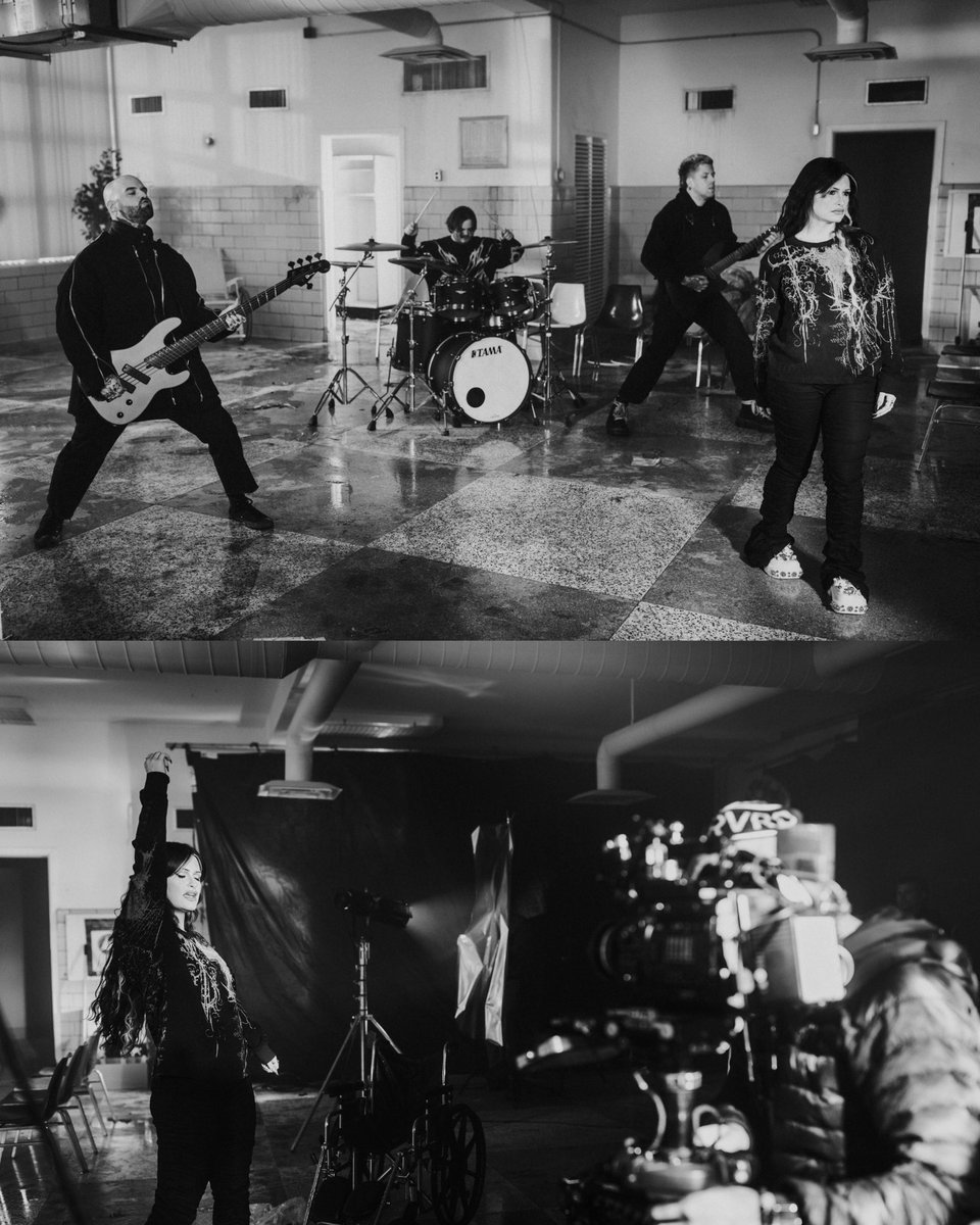 riserecords's tweet photo. My dreams are just a fantasy
And that is all they’ll ever be
@spiritboxband #PerfectSoul
📸 Kyle Joinson https://t.co/gq7AtGgkLf