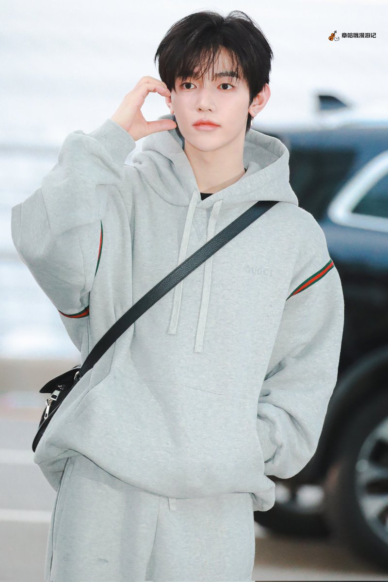 ZEROBASONE zb1 here&now パーカー ジャンハオ ZB1 HERE&NOW HOODIE