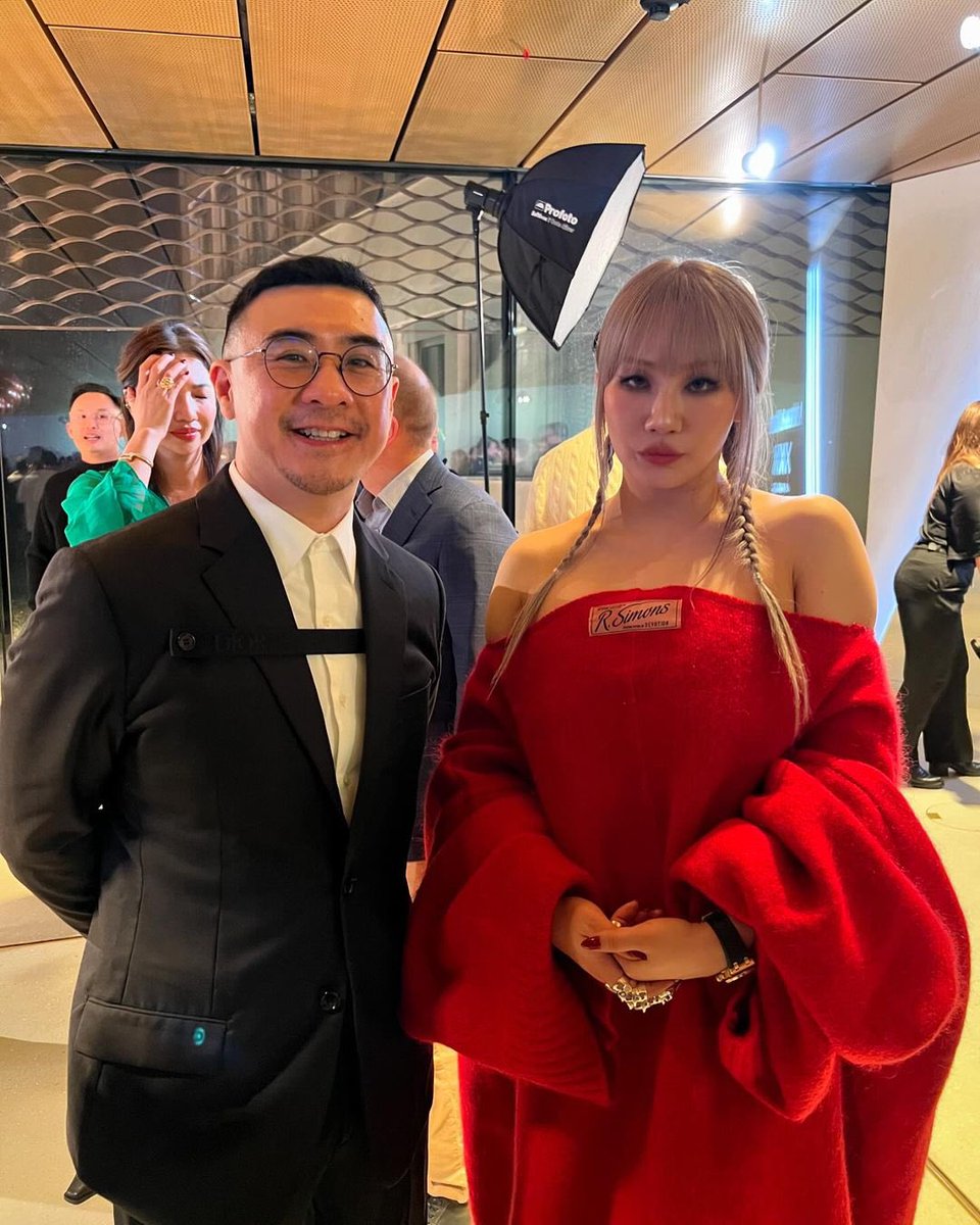 theclsource's tweet photo. #CL for the new Audemars Piguet x Kaws collaboration in Geneva, Switzerland

#씨엘 @chaelinCL https://t.co/who3GZYYXX