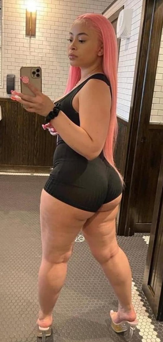 Poetikflakko's tweet image. Video Of Ice Spice Performing On Stage Is Going Viral.😳