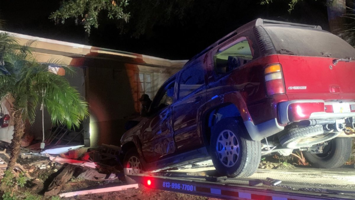 FHP Looking For Hit And Run Driver Involved In Pasco House Crash | US 103.5 us1035.iheart.com/content/2024-1…