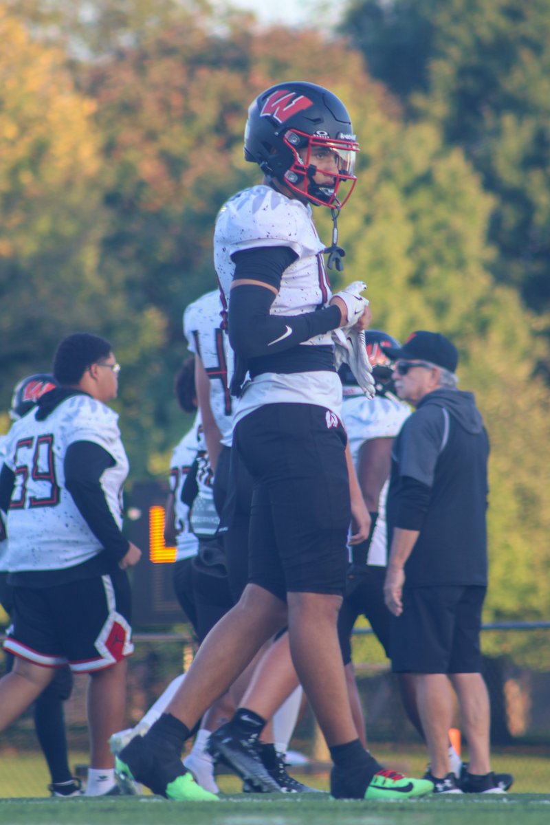 jayden9anthony's tweet image. Thank you seniors for an Unforgetable season Ended the season 11-2
Time to work
@LakotaWestFB
Take a moment to look at my Junior Year highlights
hudl.com/v/2QGyvs