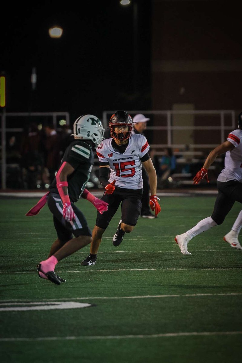jayden9anthony's tweet image. Thank you seniors for an Unforgetable season Ended the season 11-2
Time to work
@LakotaWestFB
Take a moment to look at my Junior Year highlights
hudl.com/v/2QGyvs