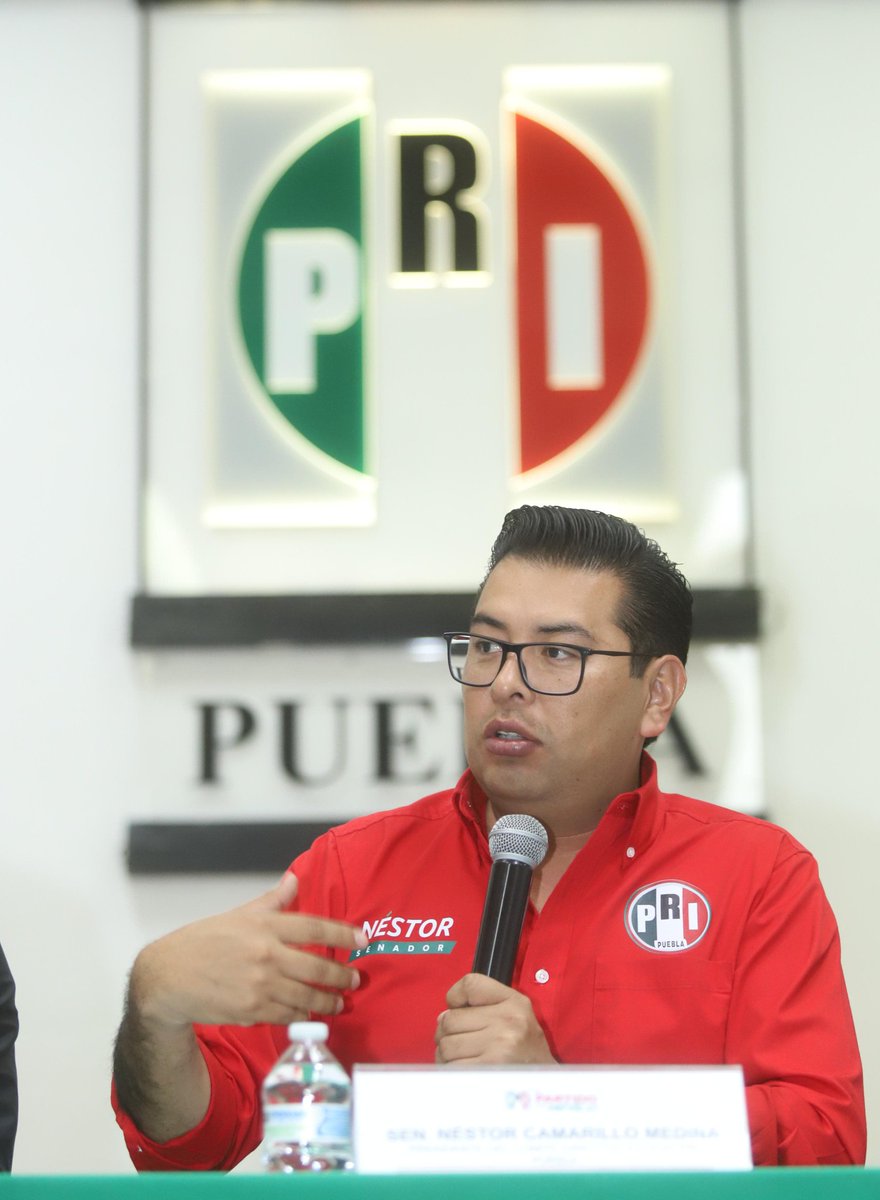 NestorCamarillo's tweet photo. Me reuní con grandes mujeres y hombres que han trabajado con lealtad y compromiso hacia el partido, por nuestra militancia en #Puebla capital, quienes tienen mi reconocimiento. 
¡Seguiremos juntos fortaleciendo nuestro trabajo en el territorio! https://t.co/jptO1X0TAb