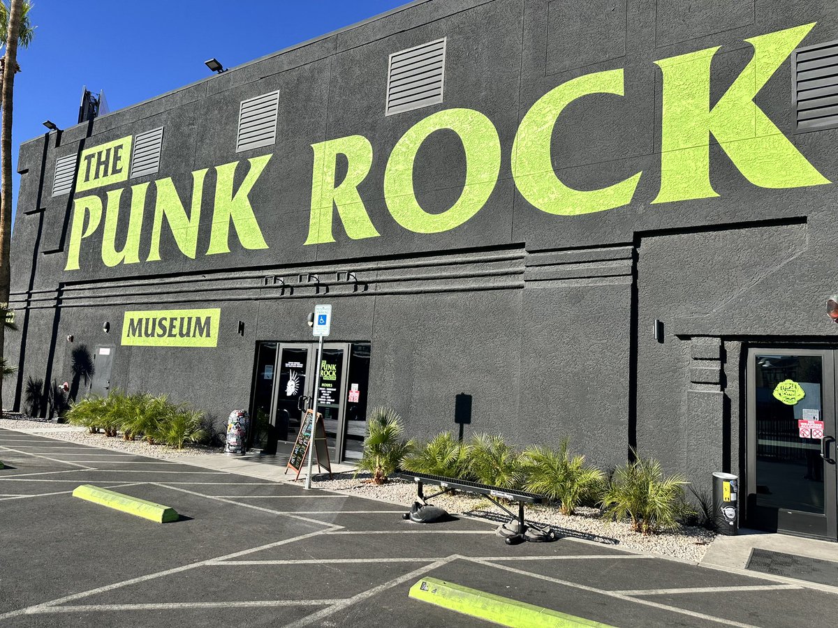 hawkswwefan's tweet image. Supporting my favorite paranormal show @ProjectFearYT while checking out #thepunkrockmuseum for my sons 25th birthday @ChelseaLaden @DakotaLaden @Tanner_Wiseman @Alex_Schroeder4 @ConnorStallings #vegaslocal