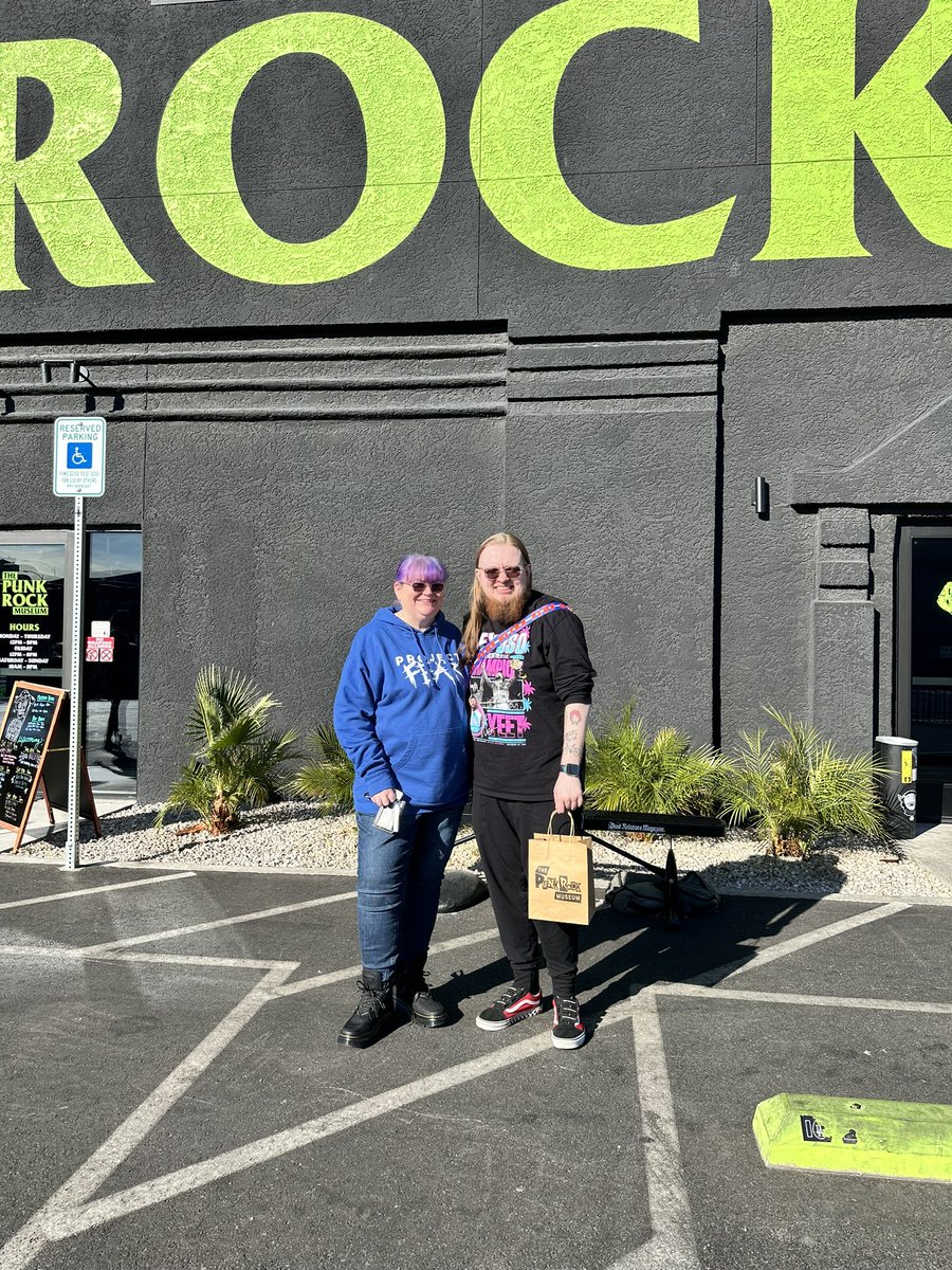 hawkswwefan's tweet image. Supporting my favorite paranormal show @ProjectFearYT while checking out #thepunkrockmuseum for my sons 25th birthday @ChelseaLaden @DakotaLaden @Tanner_Wiseman @Alex_Schroeder4 @ConnorStallings #vegaslocal