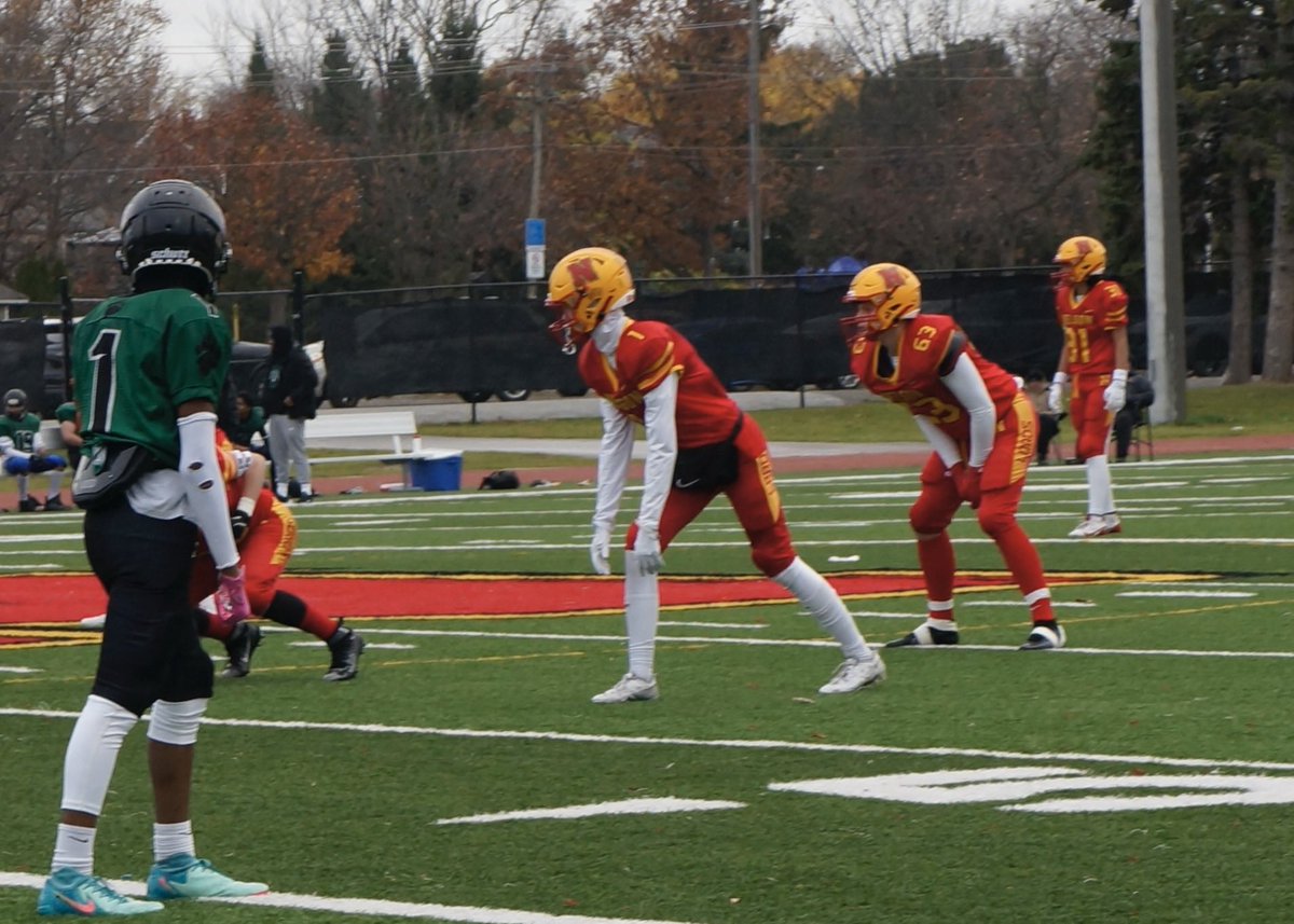 nelsonlordsftbl's tweet photo. The Jr Lords dominated @Suzukifootball en route to a 42-20 win in Tuesday’s Jr MetroBowl Quarterfinal at Nelson Stadium!!!

The win advances Nelson to the Semi-Final vs. AN Myer on Monday 2:00pm at SMCS in Downtown Toronto…

More details to come…. 🔴🟡🏈

(📸: Ashley Song) https://t.co/Sij8MCM5um