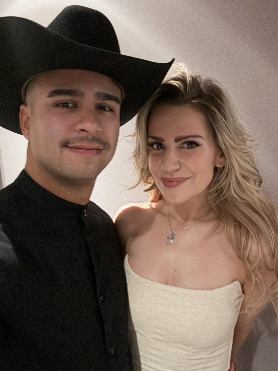 MegFan2Z's tweet image. 🖤🤎🤍