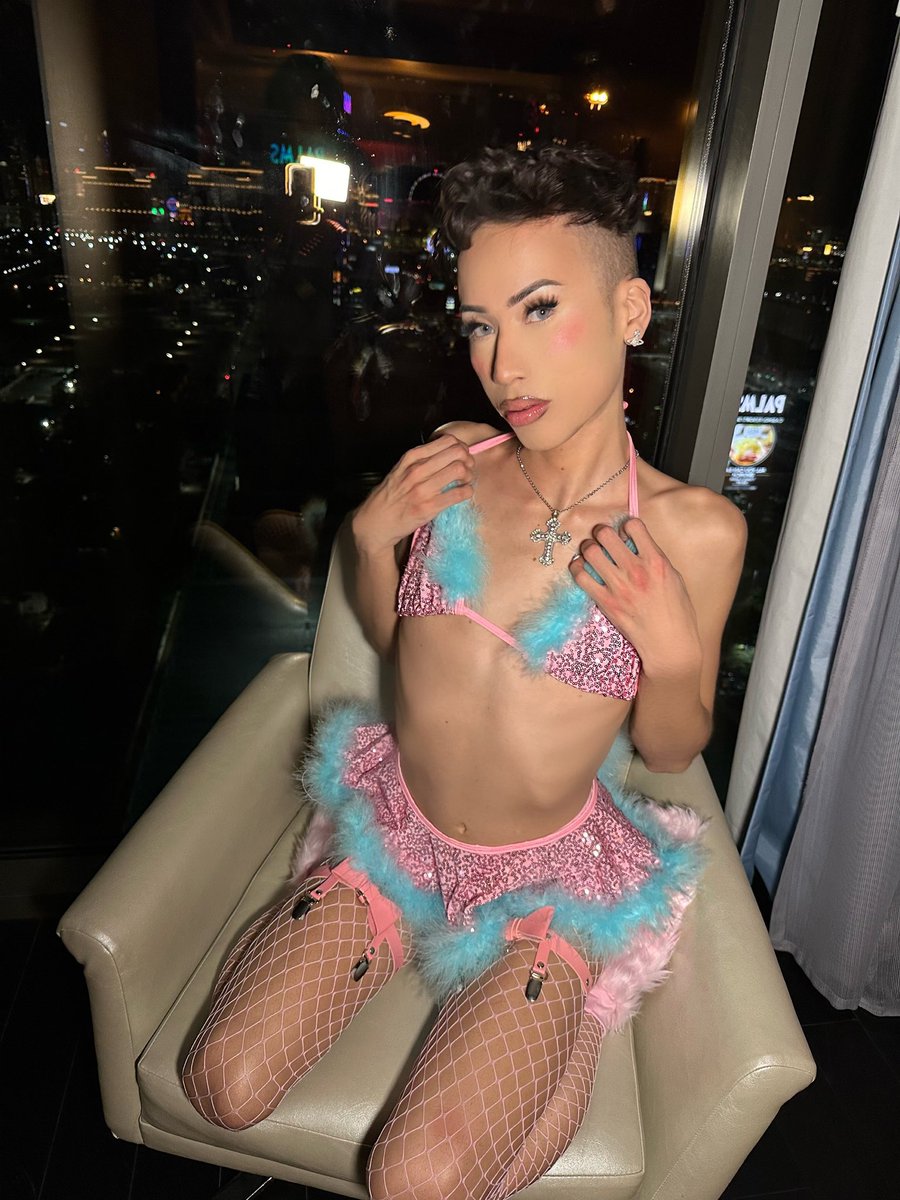 Oh Hey Daddy 💋

- He/Him
- Sissy/Trans/Femboi
- Bi portrayal
- Sub/Bottom
- A kinky little slut
- Always DTF
- Snowbunny
- DMs Open
- Ships available
- Not the real

💋💗💄♠️🍑