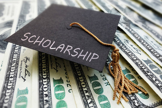 UMAlumnae's tweet photo. UMAC's Scholarship Application is open now through Feb. 1, 2025.  Each year UMAC is awarding nearly $500,000 in scholarships.   Interested parties should visit this link - https://t.co/u4ZsKnGt81 https://t.co/kLpRJVpSta