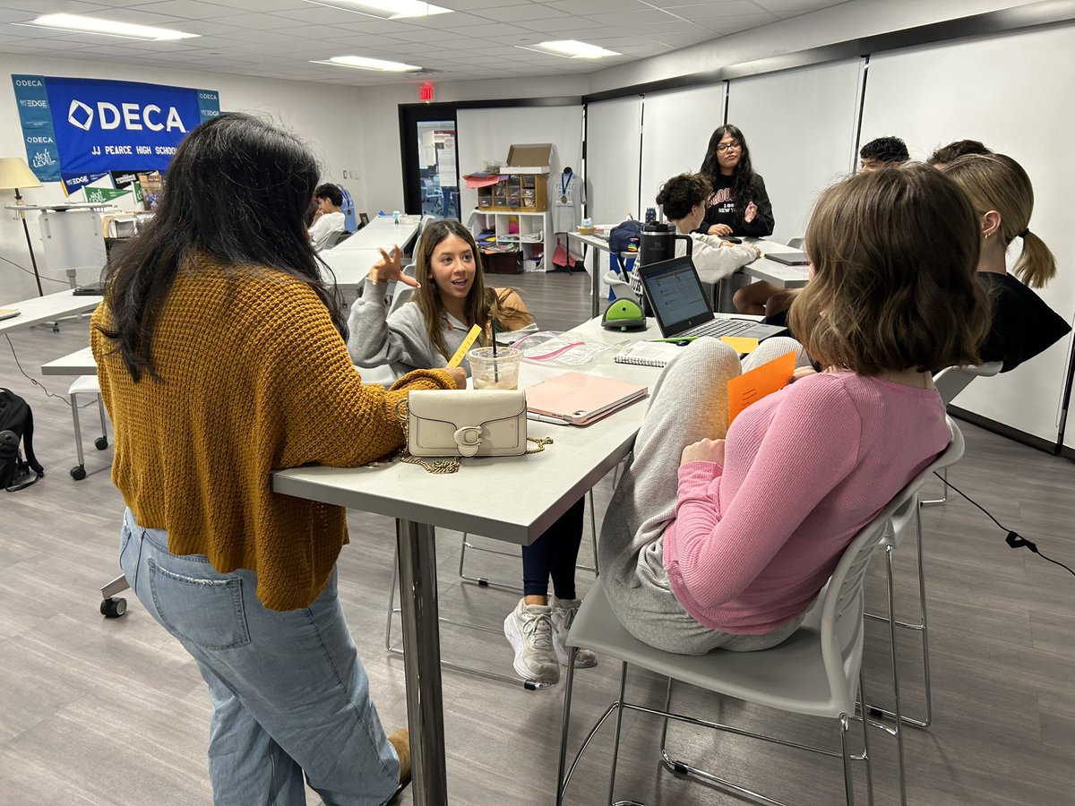 PEARCEDECA's tweet photo. When you learn about “word sneak” at inservice and then use it to teach “team building” in your career prep class, it is the best day 🙌🏻 @JJPearceHS @RISD_CTE https://t.co/RsidYdGRiP