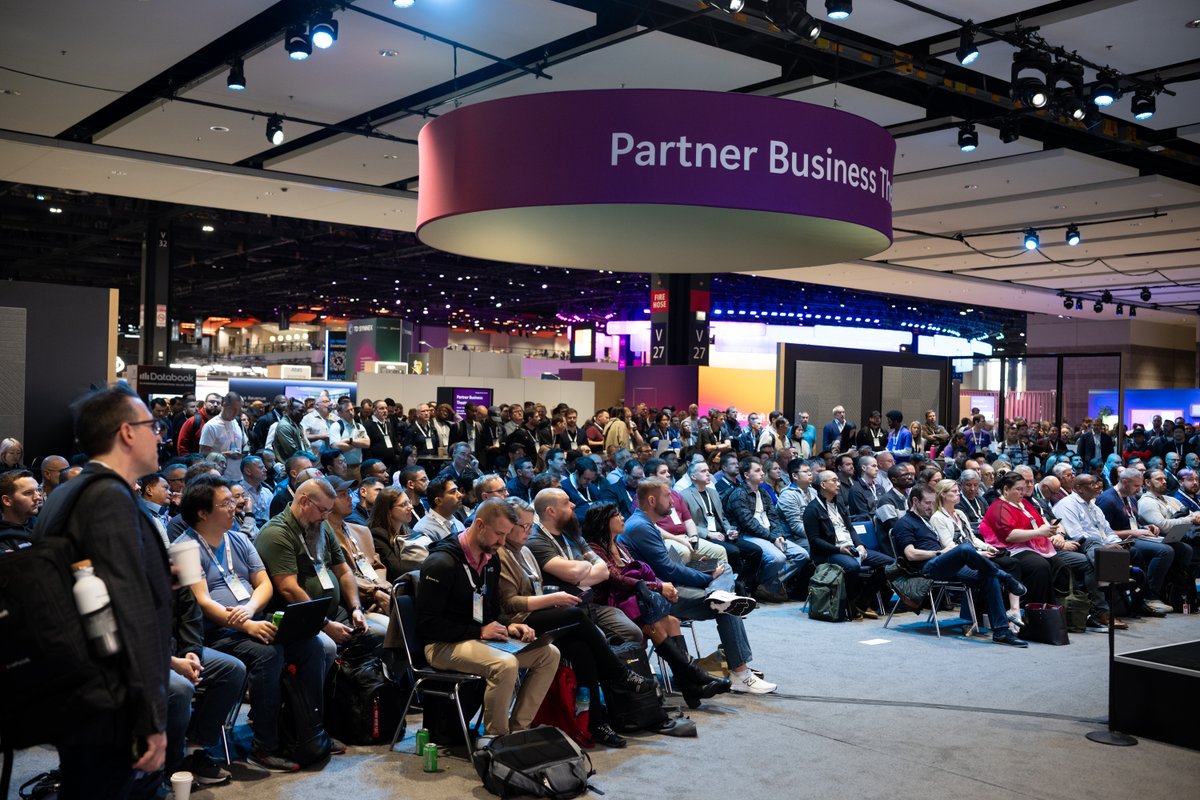 Microsoft's tweet photo. That's a wrap on Day 1 of #MSIgnite ✨ https://t.co/aXAT7XLjvw