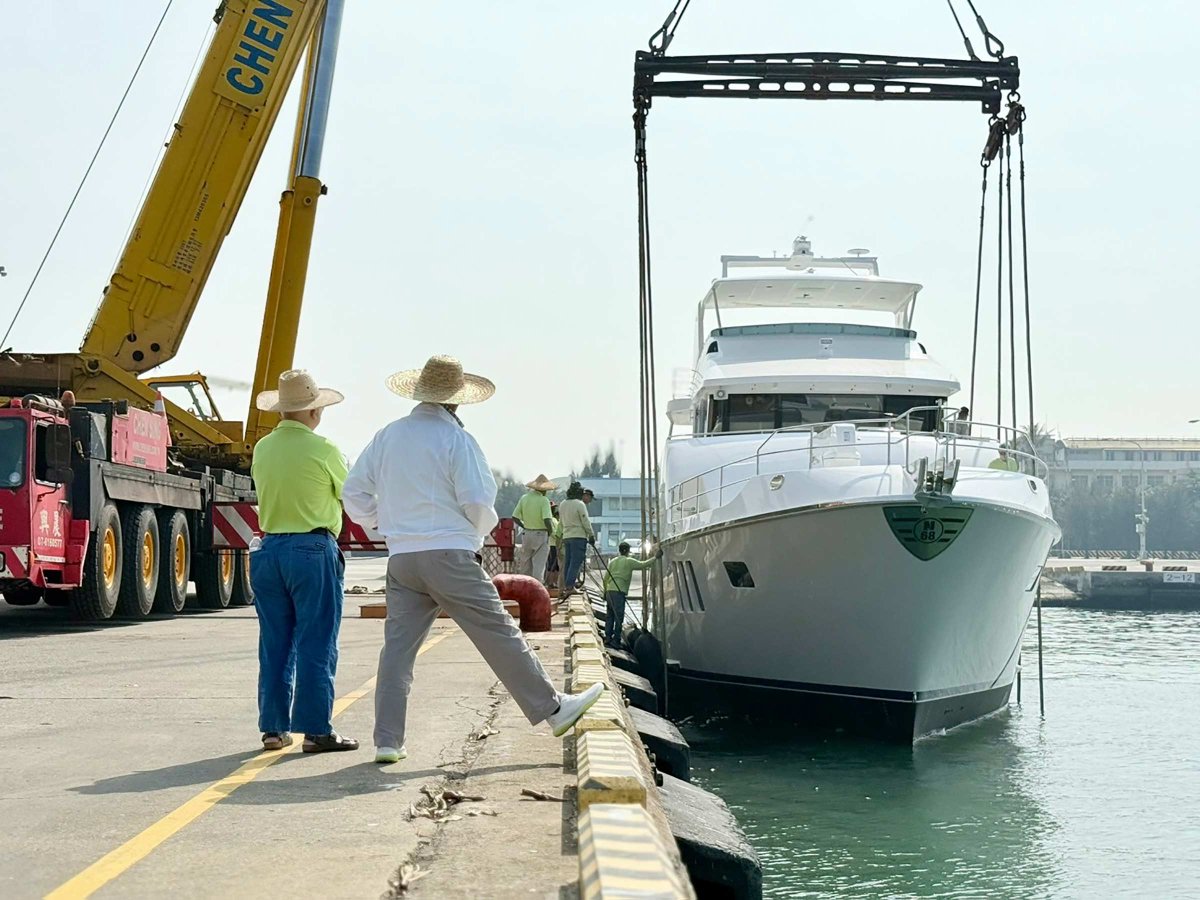 NordhavnYachts's tweet photo. N6844 successfully completes her maiden sea trial last Thursday at Ta Shing.
https://t.co/9OMSEVZeCM
#nordhavn68 #tashing #nordhavn #nordhavn_yachts https://t.co/Lh6gIgkaNN