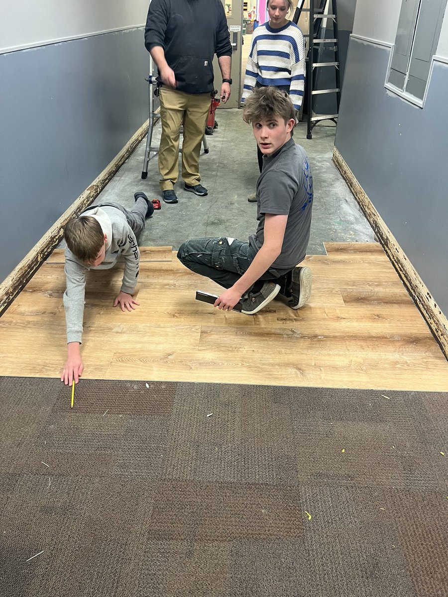 TransformingWHS's tweet photo. Warrior Nation students learn about design and remodeling. Our very own Mr. Cook goes over painting, laying floors, trim work, and cabinetry. This remodel is student led and student designed. So proud of these kids. #design #learn #learnbydoing #build #remodel #studentled #elon https://t.co/UhGg0yYLOb