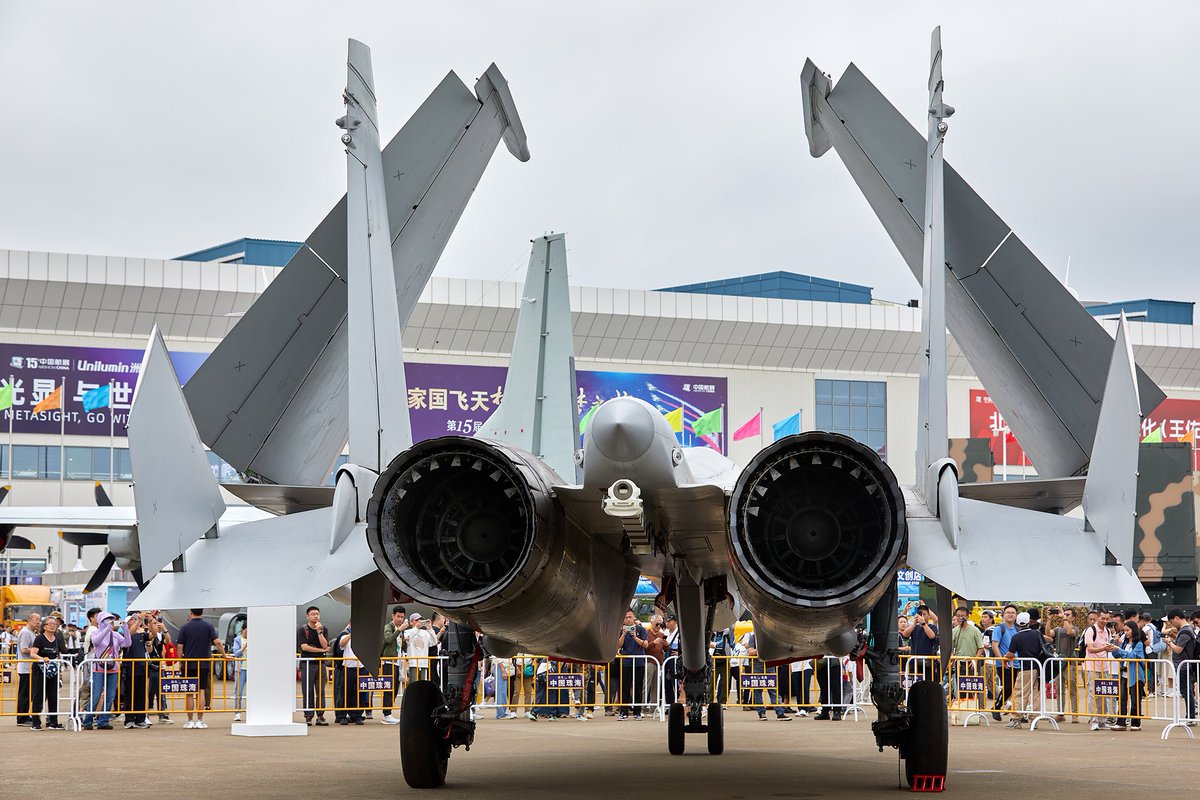 Giggs318's tweet photo. J-15T In 2024 China airshow，Zhuhai https://t.co/QfeEx50lQ0