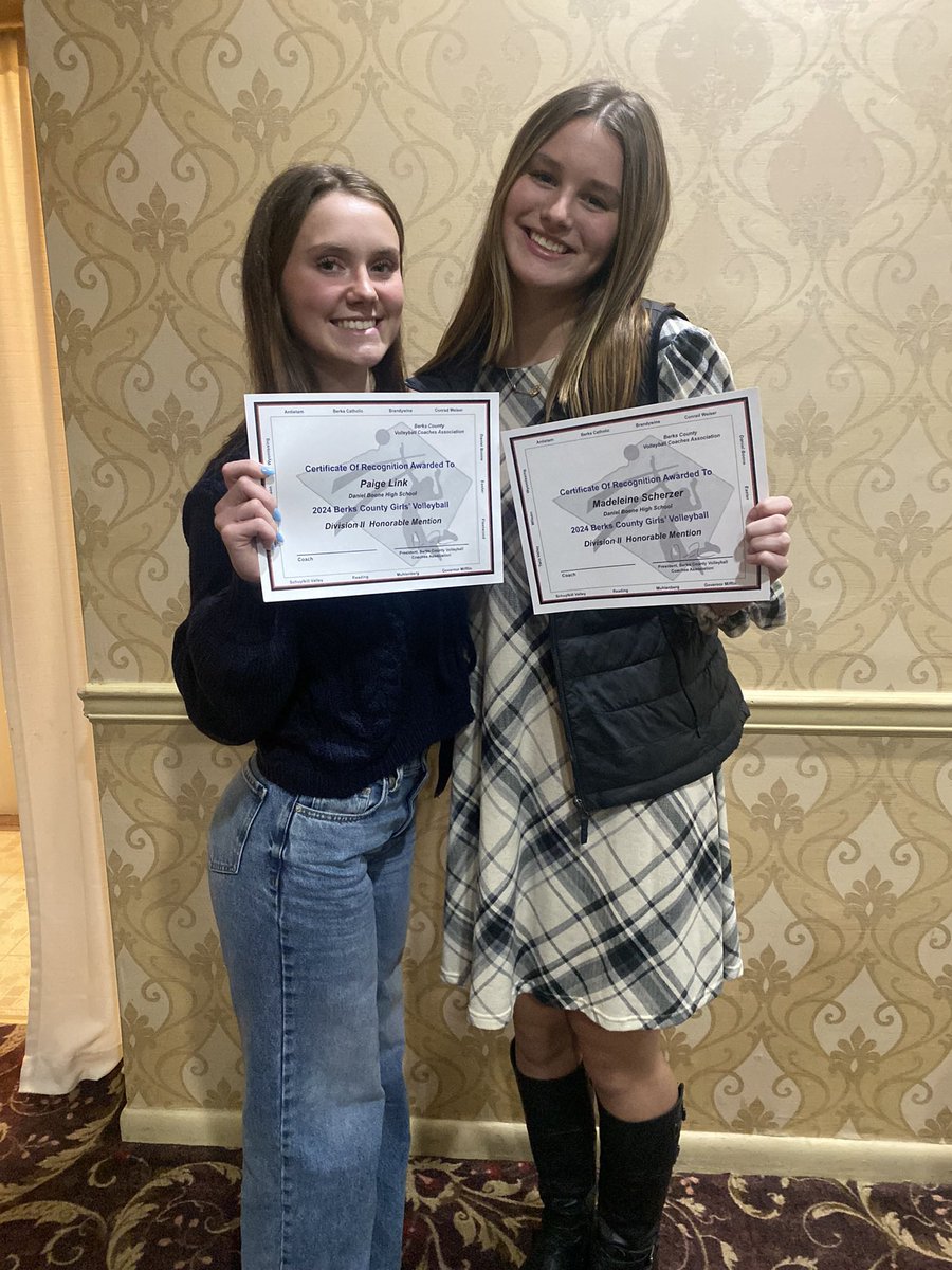 link_1707's tweet photo. So grateful for being nominated for Berks County Division 2 Honorable Mention. Got to spend the night with amazing people..congrats to everyone who has received an award!! https://t.co/oMqgU07wkS