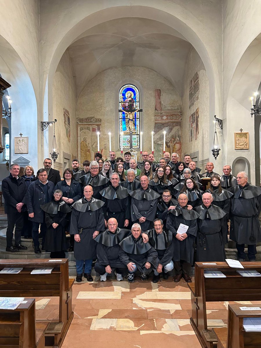 🎉Domenica 17 Novembre, è stata una giornata importante per la nostra Confraternita, abbiamo celebrato la cerimonia di vestizione di 6 Confratelli in occasione del nostro 103^ anniversario di Fondazione. 

Un ringraziamento a tutti i presenti!
