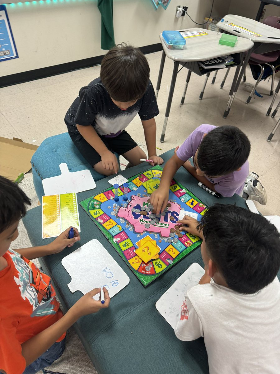 Roxologist's tweet photo. Great day watching these @BluebonnetLions lead math centers with @MrsJoveNewman students:)
#unlockingPOTENTIAL https://t.co/xk6lrutGxC
