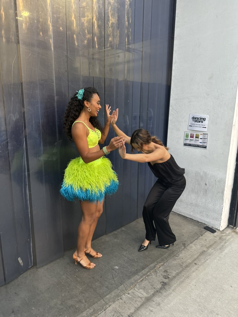 BaileeMadison's tweet photo. Text Chandler to 21523 10 times tonight (and make sure to vote online!!!) 

Couldn’t be prouder of you @ChandlerLKinney - inside and out you shine. ENJOY tonight you deserve it!!! 

@officialdwts https://t.co/neGevwxcef