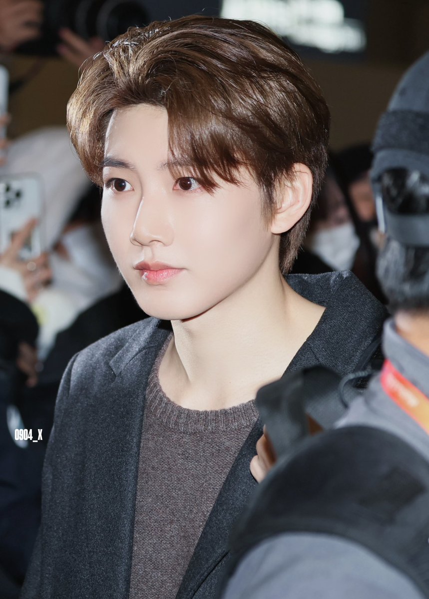 0904__X's tweet photo. 241120 ICN🛫HD

#TREASURE #준규 #JUNKYU #트레저 https://t.co/GNOrB7HEXb