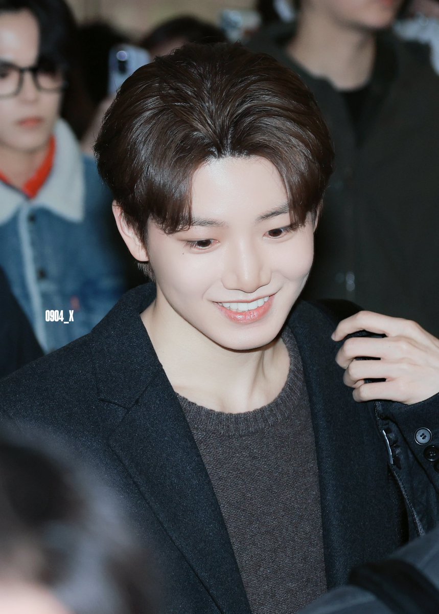 0904__X's tweet photo. 241120 ICN🛫HD

#TREASURE #준규 #JUNKYU #트레저 https://t.co/GNOrB7HEXb