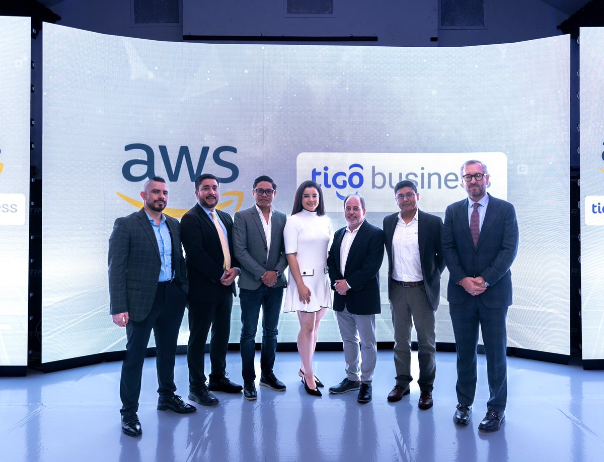 TigoHn's tweet photo. La innovación no espera. Con Tigo Business y AWS, ayudamos a las empresas a liderar el cambio con conectividad, seguridad y soluciones multicloud personalizadas. 🌐 ¿Listos para el
futuro? #TigoBusiness #AWSTigo #AWSCloud #AWSWeek https://t.co/i8CRhWQBzh