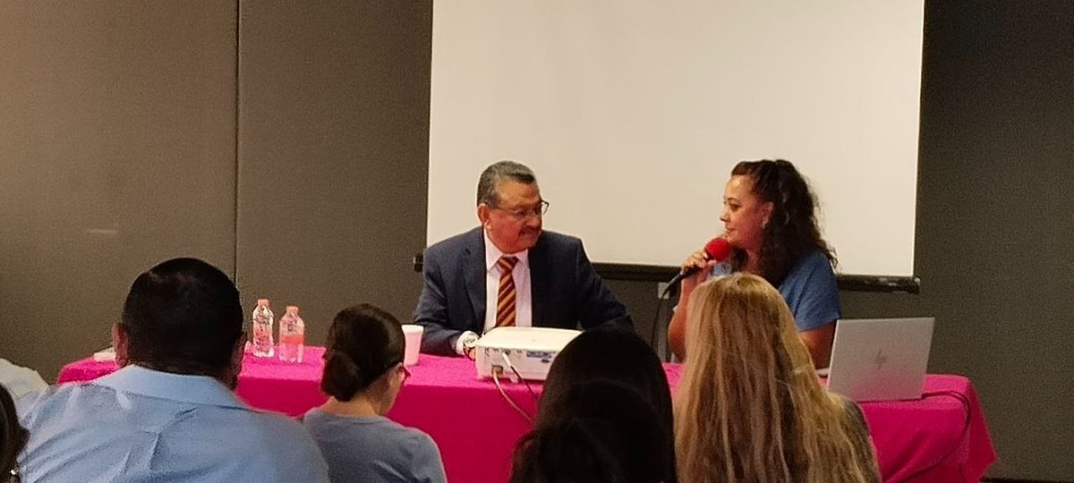 zona3noticias's tweet photo. #ZONALocal | Dejar de brindar un buen servicio público también puede ser un acto de corrupción, advirtió el Fiscal Especializado en Combate a la Corrupción, Gerardo de la Cruz Tovar, quien reiteró que las personas servidoras públicas deben cumplir con las funciones de su encargo.📢

https://t.co/TeEOAK0adW