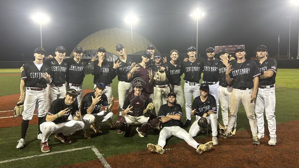 Team Crowder takes GM 1 by a score of 6-0 ⚜️

Team Crowder vs Team Zapata tomorrow at 4:15pm! 

#GentsBaseball | #DiamondGents