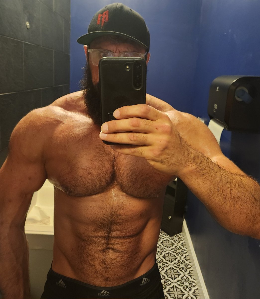 RexLawless1's tweet image. IG sees the pump pics first. 👀
@GetStrongInRing