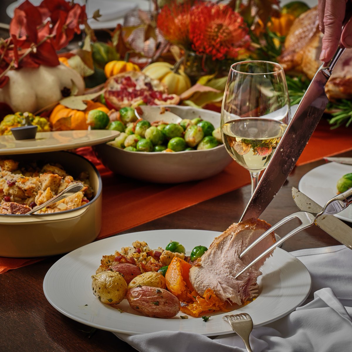 Enjoy fresh, seasonal dishes crafted from locally sourced ingredients this Thanksgiving 🦃 

Whether you’re seeking a romantic dinner or a family gathering, our exceptional offerings ensure a delightful dining experience for every occasion.