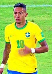 A que nível a seleção brasileira chegou 
Um pereba desse vestindo a 10 de uma seleção pentacampeão