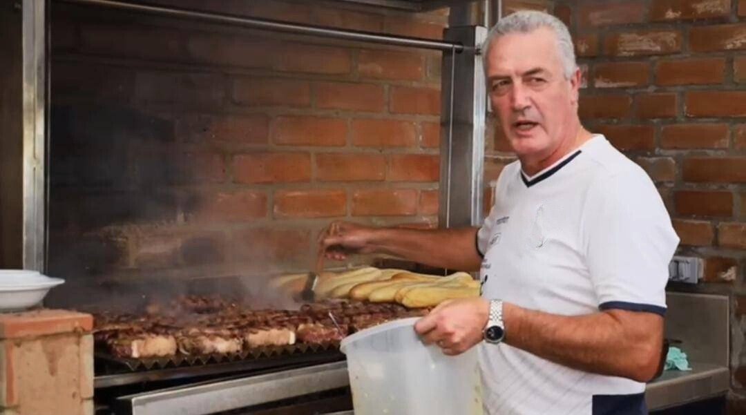 SomosOlimpia's tweet image. ➜ ¿Qué preferís? 🧐👀

🔄 RT - Una noche con More Beltrán

♥️ FAV - Un asado con el profe Alfaro