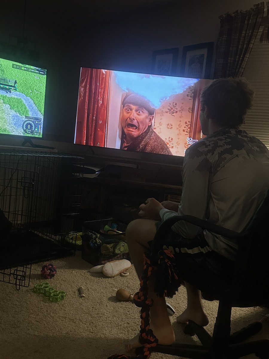Jolie Crawford (@jolieabc) on Twitter photo Home Alone will always be the original GOAT. Just what I needed tonight with <a href="/LeviCrawford14/">Levi Crawford</a> Home Alone will always be the original GOAT. Just what I needed tonight with <a href="/LeviCrawford14/">Levi Crawford</a>