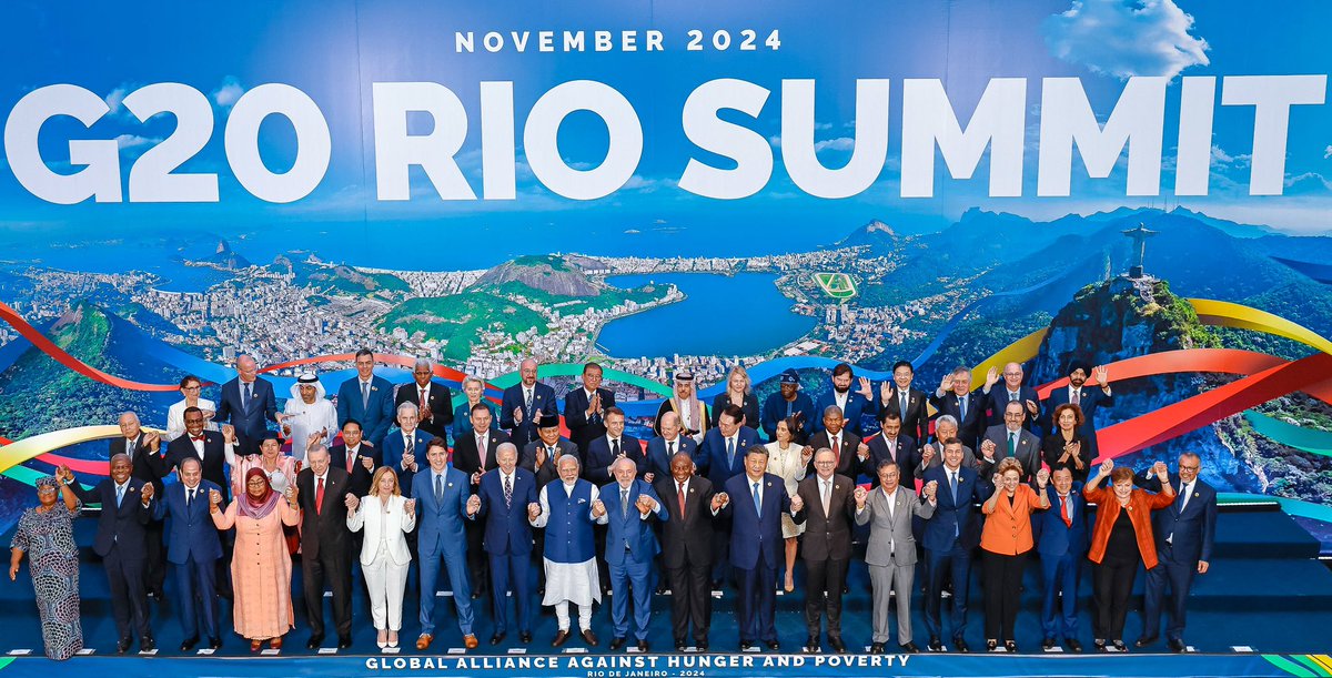 LOVREGA's tweet photo. El colmo: rasuran a Claudia Sheinbaum de la foto oficial del G20.

Se vale llorar, chairos. https://t.co/AL4bYeOkre