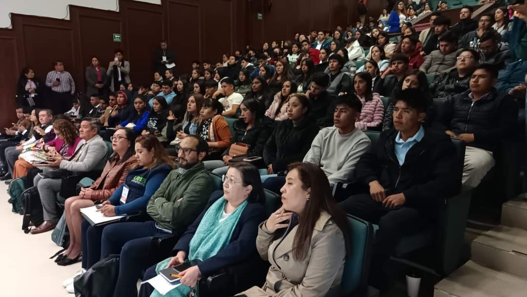 Hoy se inauguró el 1er Congreso Internacional de Estudios para la Paz, la No Violencia y Resolución de Conflictos en nuestra #FCPyS.
#HagamosComunidad #SomosUAEMéx
