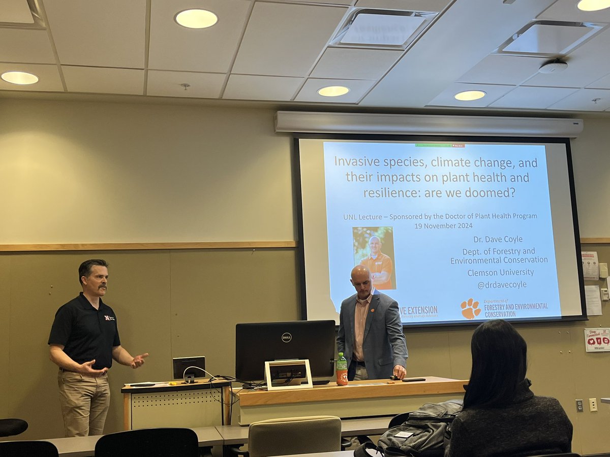 Dr. David Coyle's presentation was fun to learn more about invasive species in tree. Climate change is real!🔥 Invited by the Doctor of Plant Health Program <a href="/true_bug/">Jeff Bradshaw 🌾🐞</a> <a href="/UNLdph/">DrPlantHealth</a> <a href="/UNL_PlantPath/">UNL Department of Plant Pathology</a>