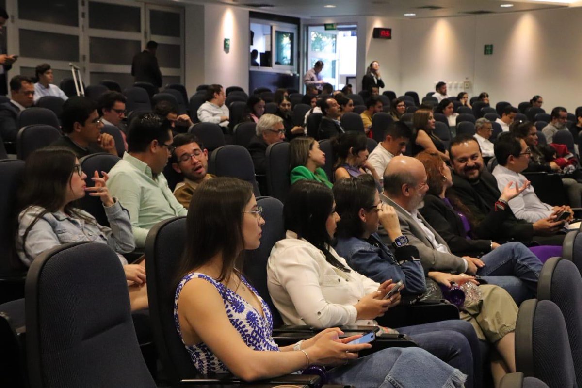 Con la presencia de jóvenes universitarios, académicos, autoridades municipales y titulares de organismos garantes de transparencia del país, se llevó a cabo el "Foro de Buenas Prácticas Digitales del Sistema Nacional de Transparencia" y la campaña "Conecta con la Transparencia”.