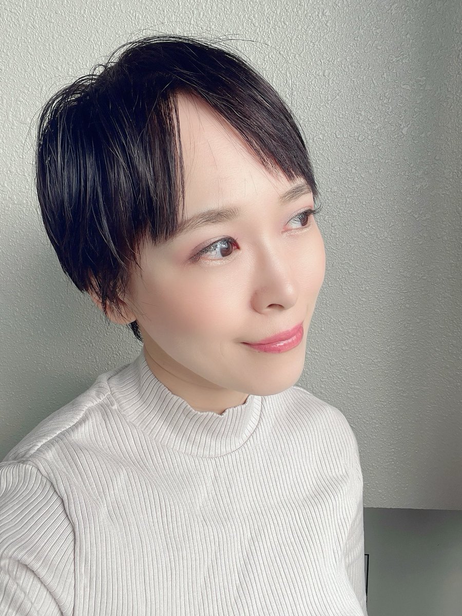 髪の毛切りました✂️
自分では思い切ったつもりはないんだけど、美容師さんに「ほんとにいいですか⁉️この長さですよ⁉️いきますよ❣️」と何度も確認されました😂
どんどん短くなっていく😂✂️