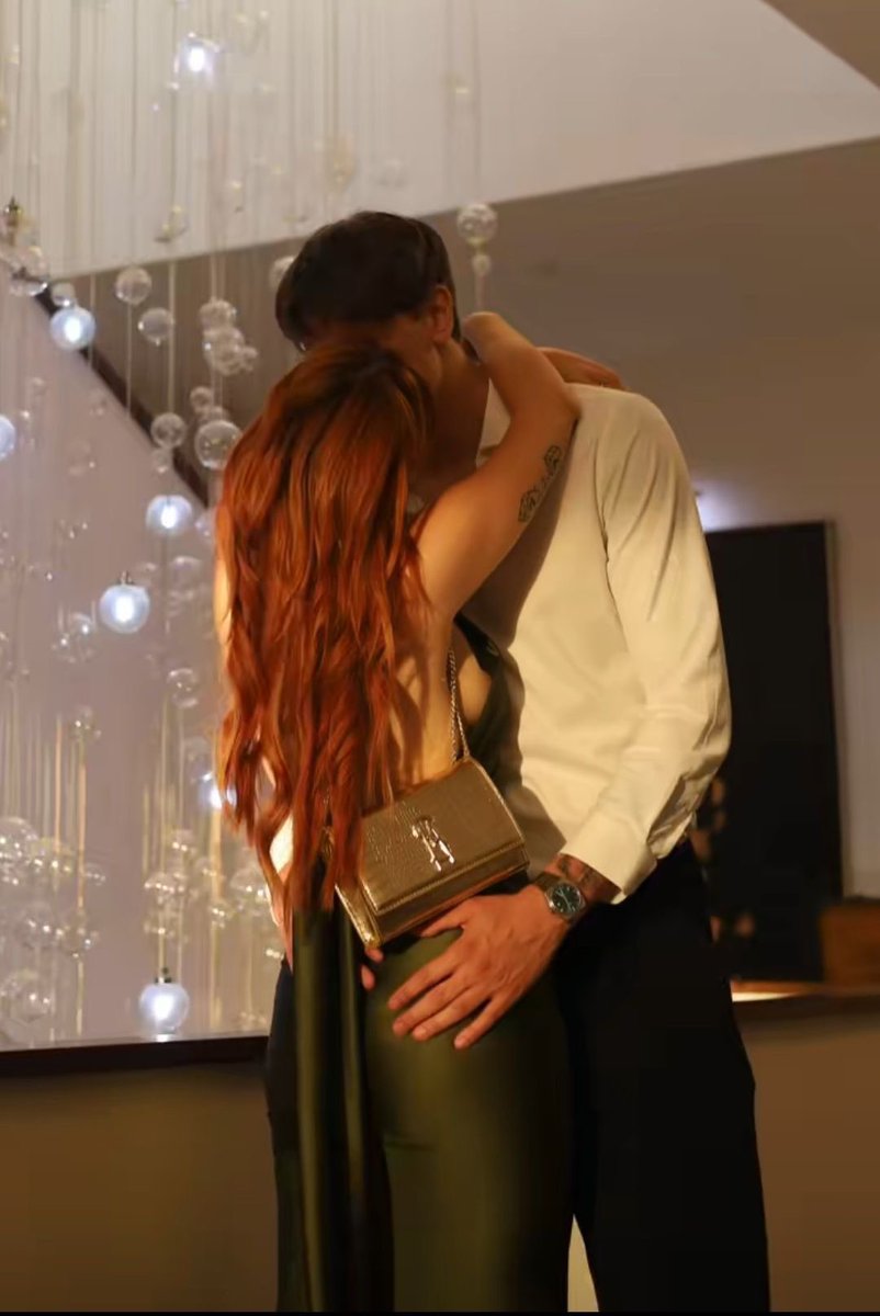 JonSnowsWifey's tweet image. @PrinxeOfIceFire ❤️‍🔥