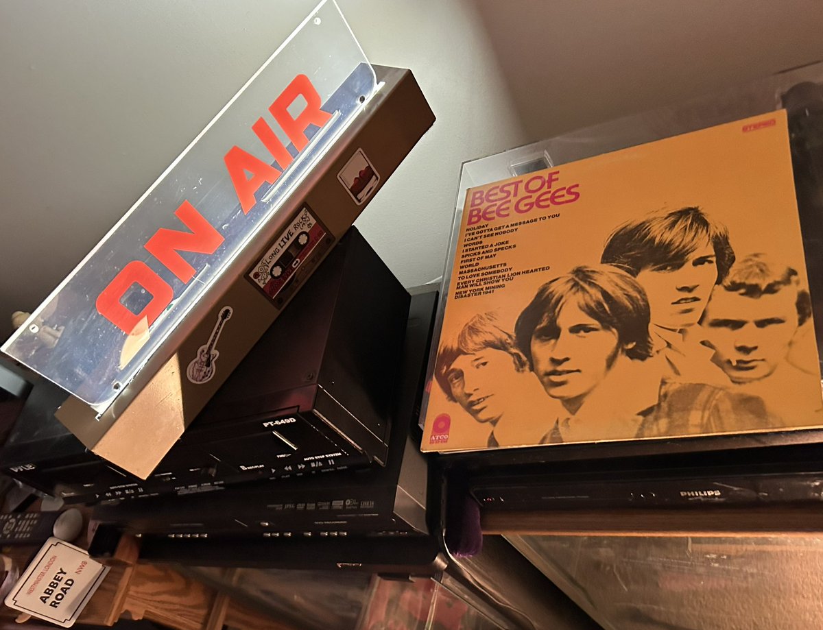 beatlekiss's tweet photo. Tuesday Tunes. R.I.P. 60’s Bee Gees Drummer Colin Petersen. Now Spinning Bee Gees - “Best Of Bee Gees”. #beegees #ivegottagetamessagetoyou #firstspinoftheday #ripcolinpetersen https://t.co/t8u8g6kRkT