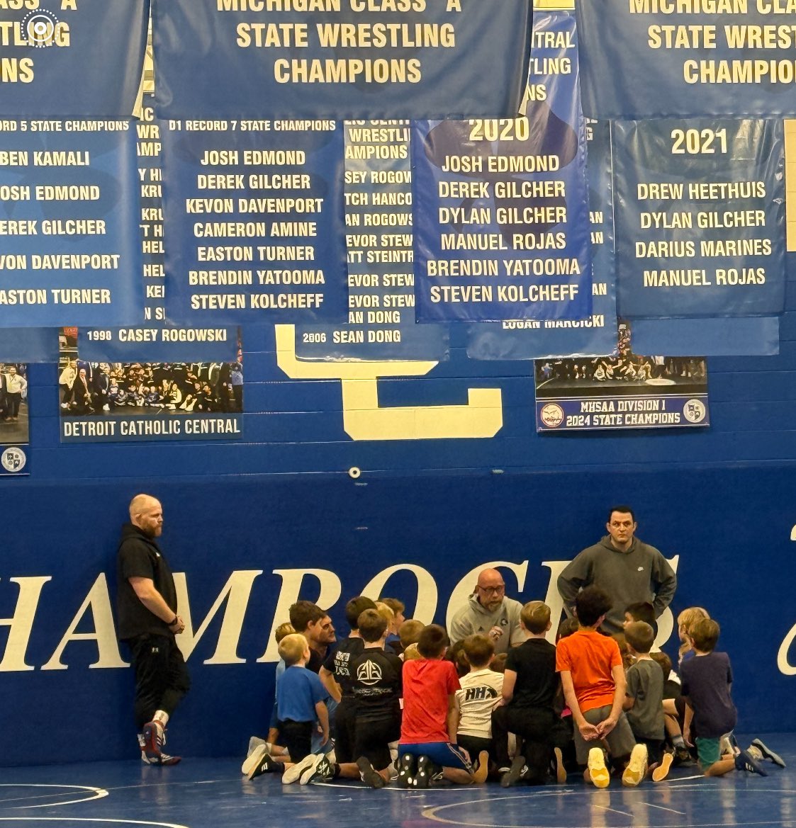 DETROITCCAD's tweet image. Great night in the @DCCWrestling Cave.  @Mhancock174 putting faith first with our Shamrocks.  @abiondo97 and @CorbinBoone pouring in.  Was honored to give the kids the word of the day which was “LOVE.”
#CCpride #BadBoyz
