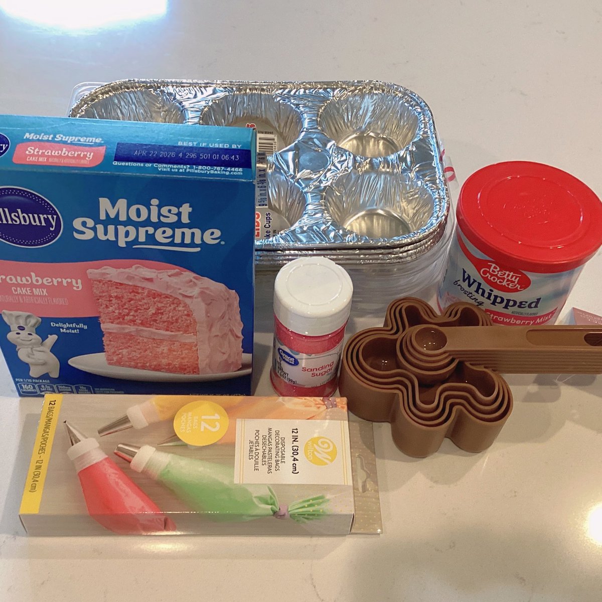 let’s  bake  cupcakes  with  our  blood!  a  thread 🧵🌷🩸