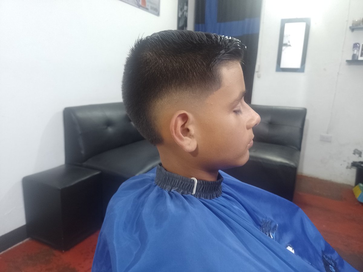 IsraelGarcia93's tweet photo. #barbershop #barberia #barber https://t.co/DcShJvHR3d