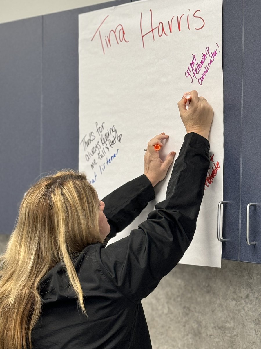 R. K. Smith Middle tweet media