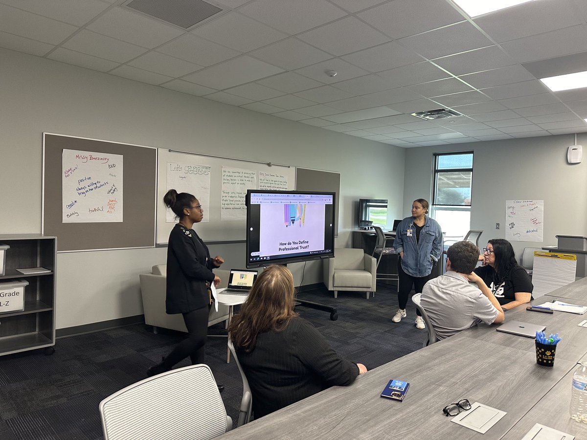 R. K. Smith Middle tweet media