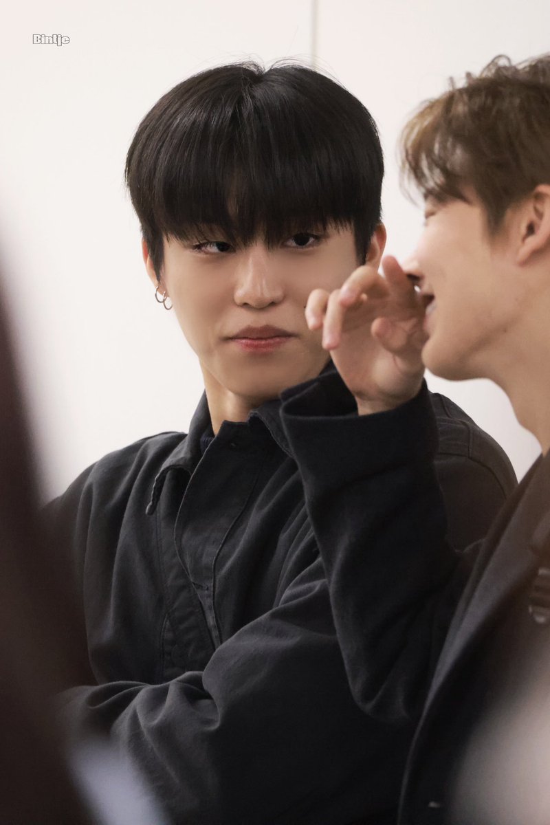 STOP! THE WAY JEONGWOO LOOK AT HIS JUNKYU HYUNG 😭😭😭